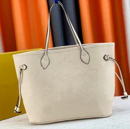 Diseñadores de lujo Bolso de asas Mujeres Bolso para hombre Cuero genuino The Totes Bolso de hombro de tamaño mediano Bolsas cruzadas de piel de becerro de calidad superior Bolsa Dhgate