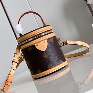 Luxurys Designers Totes Handbags Femmes Vintage Toplevel Le cuir en cuir Sac en forme de baril Sac à tambour de godet One Handle Cylinder mini sac