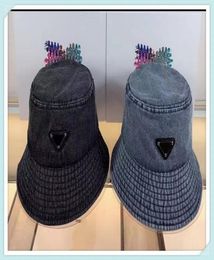 Luxurys Designers Femmes Bucket Hat Bonnet Hommes Plat Peaked Beanie Gorro Denim Large Brim Chapeaux De Luxe Designer Caps Sun Caps Casquet2454438