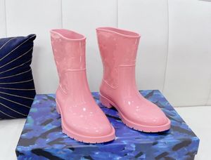 Luxurys Designers Femme Bottes de pluie Angleterre Style Imperpose Welly Welly Rubber Water Rains Chaussures de la cheville Bootes 02096594412