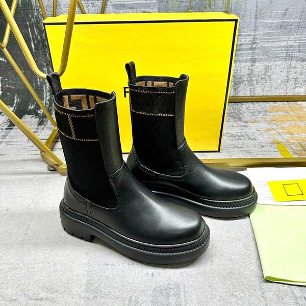 Diseñadores de lujo Mujeres Botas de lluvia Estilo Inglaterra Impermeable Welly Goma Agua Lluvias Zapatos Tobillo Botín Botines 35-42 11