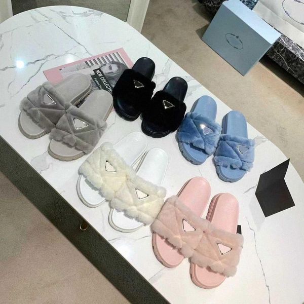 Luxurys Designers Femmes Pantoufles Laine Slide Fourrure d'hiver Fluffy Furry Lettres Sandales Chaud Diapositives confortables Fuzzy Girl Flip Flop Slipper K9Ar #