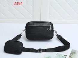 Luxurys designers Womens messenger bag Mode hommes épaule Lady Totes sac à main sacs à main bandoulière sac à dos portefeuille 2391