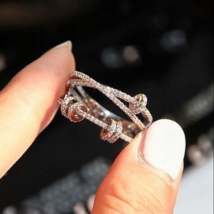 Luxe Desinger Ring Wijsvinger Diamanten Ringen Vrouw Mode-sieraden decompressie Ins Ontwerp Tijd om te rennen Internet Beroemdheid Ring Elegant Vrouw goed leuk mooi