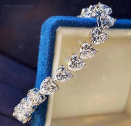 Luxurys Desingers Charm Bracelet Plein Diamant Amour Moissanite Bracelet Irrégulier Clignotant Femmes Simple Désherbage Robe De Plage Co4811536
