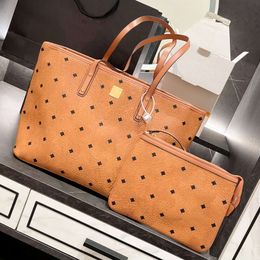 Luxurys Handbag Momy Clutch Shop Tote Sac Tote Bagure de babillard Pochette Merror Mer Mc Sac à dos pour hommes