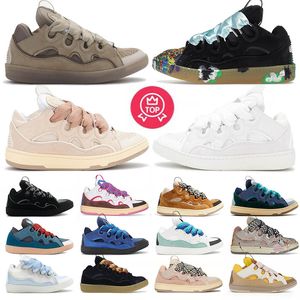 Lujos Hombres Mujeres Zapatos de diseñador Zapatillas de deporte Estilo Años 90 Extraordinario Bordillo de cuero en relieve para mujer en Napa Piel de becerro Suela de plataforma de goma Tamaño 35-46