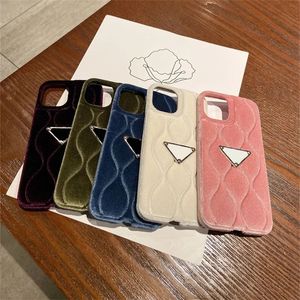 Luxurys Velvet Phonecase para 14 Plus 13 12 11 Pro Max Designer Fashion Brand Phone Cases Classic Letters Furry IPhone Case Cover G238181C3