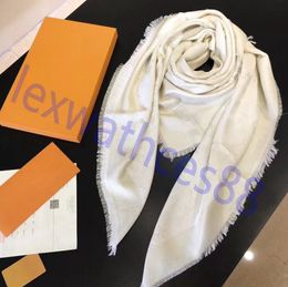 Luxurys femmes de haute qualité en nylon écharpe designers foulard en soie hiver haut de gamme cachemire Weibo cadeau de Noël boîte cadeau