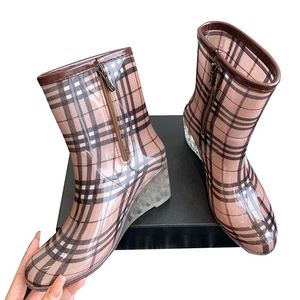 Lujos para mujer tacones de cuña botas de lluvia diseñador resbalón en zapato casual clásico con punto 24ss verano trabajo impermeable botas de vaquero occidental zapato de ocio con bolsas de polvo mula