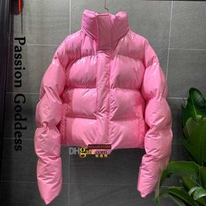 Parkas de plumón para mujer de lujo, chaqueta acolchada rosa brillante de PU para invierno, abrigo grueso de burbujas con cremallera, Parka de cuero brillante, prendas de vestir exteriores con cuello levantado suelto