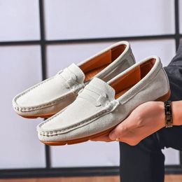 Luxus elegante retro heren lederen schoenen zacht rijden niet-slip slijtvaste rubberen rubberen met rubberen bonen loafers heren schoenen 240410