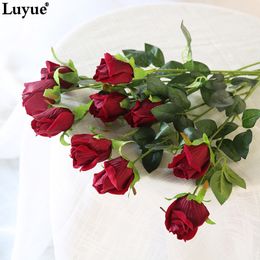 Luyue 4 Styles 11pcs / lot Rose Fleur De Soie Fleurs Artificielles Décor De Mariage Simulation Faux Pivoine Couronne De Fleurs Maison Jardin Décor Y200111