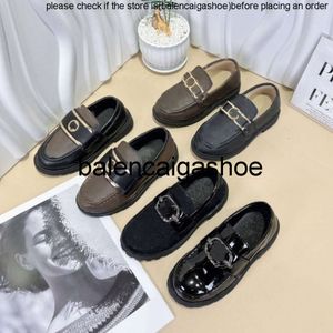 Lvity louisevittonly 2024 lente jongens meisjes loafer bruin oude bloem schoenen mocassins kinderen ronde cirkel loafers kinderen flats casual bootschoenen kinder bruiloft