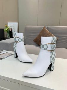 Lvity Revival Boots Luxury Femmes Angle Bottises Designer Black Suede en cuir en cuir