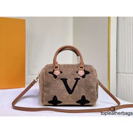 LVSE MATÉRIAU Classique de mode de haute qualité Lvity Cashmere Lady High Handbag Quality Designer célèbre marque Single-épaule Winter Size 25-19-15cm