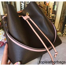 Lvse lvity en cuir femmes authentique seau 2019 célèbre sac de mode sac à crampons sacs à main