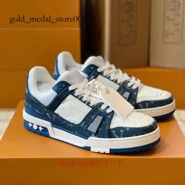 Lvse Shoe Designer Chaussures décontractées Trainer en relief Sneaker triple rose blanc ciel bleu bleu vert jaune denim Low Mens Sneakers Femme Louiseviution Chaussure 1378