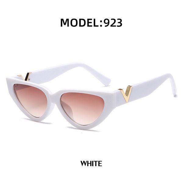 LVSE Lunettes de soleil Les derniers yeux à la mode pour femmes pour femmes en forme de V Small en forme d'or de cadre PC STRIMES PARMANE PARMANK GLAMPE Femmes tendance