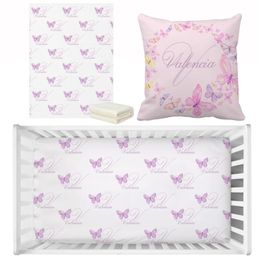 LVYZIHO mignon violet papillon lettre bébé fille nom personnalisé ensemble de literie enfant en bas âge cadeau douche 240313