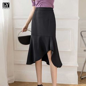 LY VAREY LIN Verano Mujer Casual Volantes Falda asimétrica para mujer Cintura alta Color sólido Negro Hasta la rodilla Faldas femeninas 210526