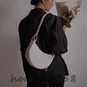 Halve tas met lychee-patroon Zwarte halve maan tas Paris-tas voor dames Franse niche-crossbodytas poleno-halve tas populair bij vrouwen met okseltassen dit jaar