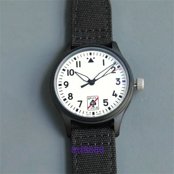 Movimiento M 9039 Reloj para hombre Pilot Tamaño de pala 41 mm Espejo de zafiro Movimiento japonés automático Diseño grande de 3 manecillas Pantalla emisora de luz súper Tornillo en el mango