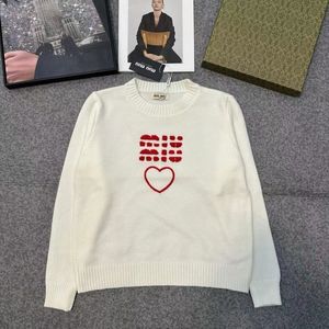 M Otoño e Invierno adelgazante nuevo Bordado de letras cuello redondo suéter de manga larga estilo extranjero amor camisa de punto con top