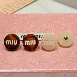 M charm merk letters oorbellen ontwerper originele kwaliteit luxe mode dames charme oorbellen veelzijdige high-end geëlektroplateerde zwarte gouden druppel olie-oorbellen