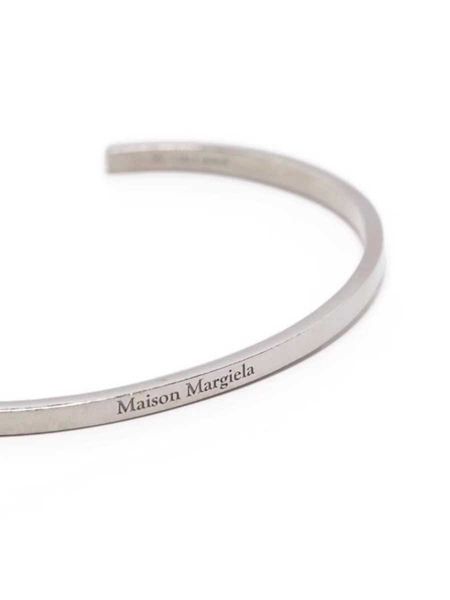 M margiela bracelet en titane en acier givré de logo inversé avec un bracelet simple pour les accessoires de couple