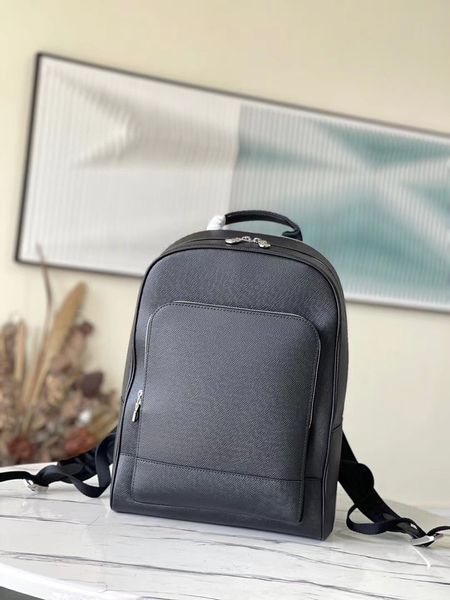 Nueva mochila para hombre M30857. La mochila de alta calidad personalizada tiene una gran capacidad con un compartimento forrado para guardar la computadora portátil, es muy hermosa y elegante.