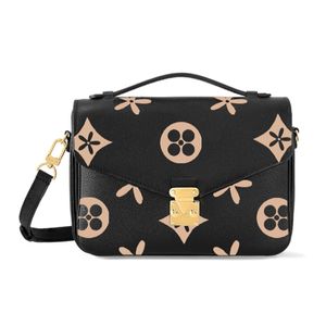 M44875 metis flap Reliëf Messenger bag DHgate Womens Cross Body Schoudertassen 10a Designer tassen Luxe bloem handtas riem heren dame Lederen pochette Clutch Bag