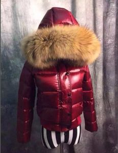 Vrouwen 100% Big Real Raccoon Fur Hooded Down Jas Dikke Warme Korte Slanke Jas Waterdichte Parkas Zwart / Rood