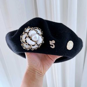 M4Hg Berets Brand Flower Wool Beret Hiver Hiver For Women Top Chaps Girl Berets Femme Wear Gorras Para Mujer D240418