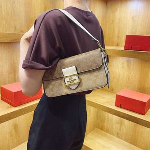 Ma Flip Cap Wine God Underarm pour femmes 2023 Nouveau luxe à la mode imprimé petit carré simple épaule sacs à bandoulière P57 80% de réduction sur les points de vente slae