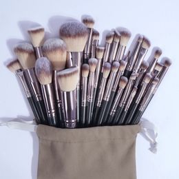 Maange 30pcs Professional Makeup Brush Set Foundation Concealer Blush Sheadw Schadow Cepil de cerebros Fluffy Bristles Pincel para principiante 240522