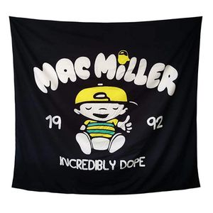 Mac Miller Poster 1992 est incroyablement 0,9 x 1,5 m Drapeaux 100D Polyester Bannières extérieures Couleur vive de haute qualité avec deux œillets en laiton