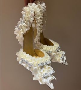 Mach Dentelle Talons Hauts Slingbacks Mode Femmes 9.5cm Talon Chaussures De Créateur De Luxe Classique Satin Cristal Bow Décoration Sandales De Mariage Pointues avec boîte