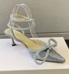 Mach Satin Bow Pumps Crystal Embelli Chaussures de soirée Talons aiguilles Sandales Femmes Talons moyens Designers de luxe Bride à la cheville Robe Chaussures d'usine de chaussures