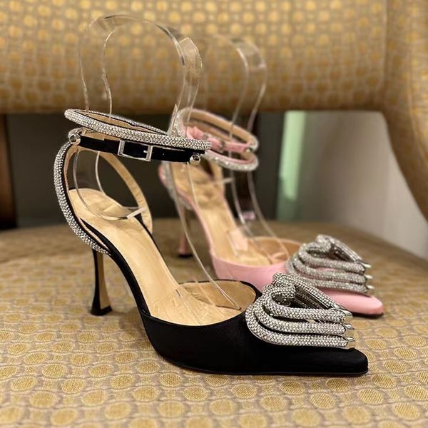 Mach Satin Love Pumps Pumps Shoes Crystal Crystal Embellifhed Rhinestone Evening Shoes Stiletto Heels Sandals Femmes Créateurs de luxe à talons