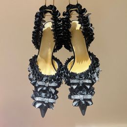 Mach Satin Silk Bow Crystal Slingback Pompes Chaussures de soirée Stiletto Sandales à talons hauts Femmes Designers de luxe Mode Robe Talons Chaussures d'usine Taille 35-42