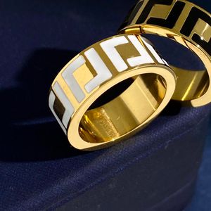 Hecho en Italia 8 mm Logotipo original grabado diseñador F Anillo esmalte negro blanco Oro Plata Rosa Acero inoxidable 316L Anillos con letras Mujeres hombres joyería de boda Señora tamaño 6 7 8 9