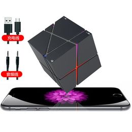 Magic Cube Bluetooth -luidspreker Creatief kleurrijk licht Subwoofer Mini Wireless Card Bluetooth Mini Audio Cadeau