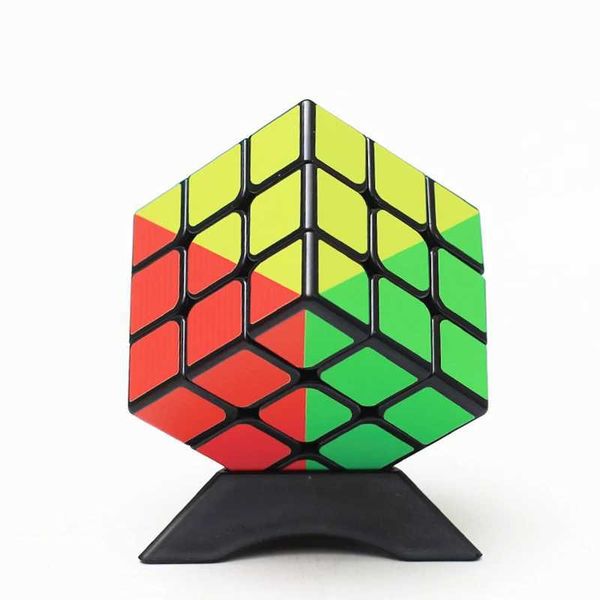 Cubos de magia Pegatina colorida 3x3x3 Cubo 3x3 Velocidad de cubos Professional 3 jugadores Triángulo Forma Twist Educational Kid Toys Magic Cubes Y240518