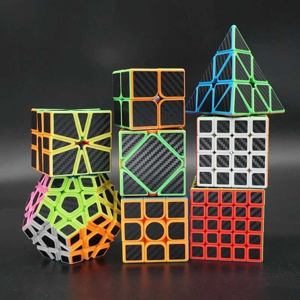 Magic Cubes Moyu MFJS Sticker Magic Cube de fibre de carbone 2x2 3x3 4x4 5x5 Posimid Pyrimid Megaminx Cubo Magico Children Kids Gift Fidget Toys Y240518