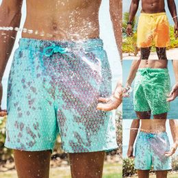 Magical Color Changer Board Shorts Men Summer Discoloration Swimming Trunks Swimwear Swear Surf Court usure Pantalon de plage sec rapide 240424