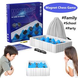 Magnetisch schaakspel Feestartikelen Leuk tafelblad Magneetspel Intellectuele ontwikkeling Draagbaar schaakbord voor familiebijeenkomsten