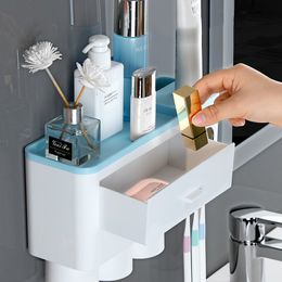 Support de rangement pour articles de toilette à fixation murale Coupe magnétique Porte-brosse à dents Distributeur automatique de dentifrice Ensemble de salle de bains Accessoires LJ201204