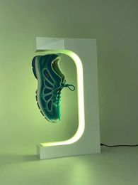 Lévitation magnétique Floating Shoe Display Sneaker Stand Promotion Promotion Rack Store Advertising échantillon suspendu 240508