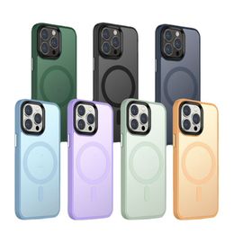 Étuis de téléphone magnétiques pour iPhone 14 13 12 Pro Max, coque arrière translucide mate avec touches métalliques, anti-empreintes digitales, coque de chargeur sans fil Magsafe, antichoc